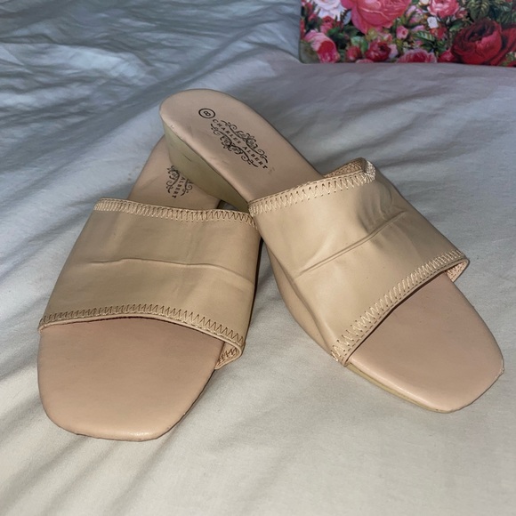 Sandals - Picture 2 of 3